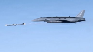 САЩ за първи път изстреляха ракета от боен дрон, който сам откри целта