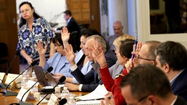 Близо 97% от работещите у нас се осигуряват на минимална заплата