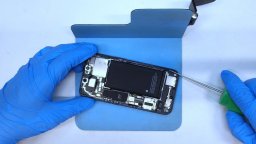Смяна на батерия на iPhone - 3 грешки, които да не допускаме