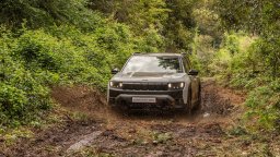 Новият Jeep Compass 4xe достигна до сърцето на Сардиния (снимки и видео)