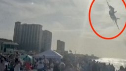 Изтребител на САЩ прелетя опасно ниско над претъпкан плаж във Флорида (видео)