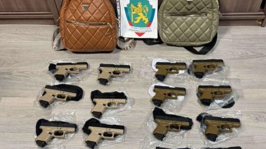 Грузинци се опитаха да прекарат 20 бойни пистолета през "Капитан Андреево"