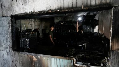 Еврейски заселници с маски на лицето подпалили джамия на Западния бряг