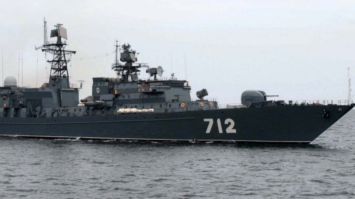 Руски военен кораб проведе учение в Ламанша