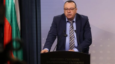 ДПС дава на прокуратурата имотите на Демерджиев