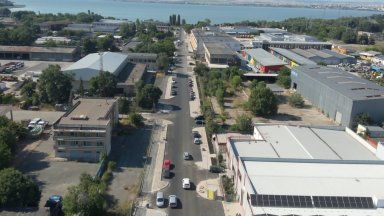 Бургас обнови една от най-важните улици в промишлена зона "Юг – Запад" (снимки)
