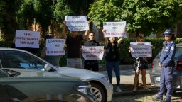 Жители на "Овча купел" се вдигнаха на протест срещу новия мост над Владайска (снимки)