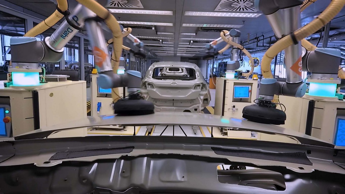 На 23 юли 2026 година американският автомобилен производител Ford Motor
