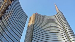 UniCredit отчете рекордно първо полугодие с ръст на печалбата и нова по-висока прогноза за годината
