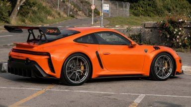 Италианци ще правят суперкола на базата на Porsche 911 за 1 милион евро