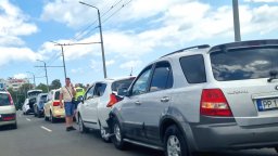 Жена е тежко ранена при верижна катастрофа с 4 коли в надлез в Бургас