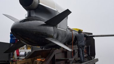 Шестима убити и 26 ранени при украинска ракетна атака по руски завод (видео)
