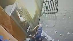 Мъж с 33 присъди беше задържан за серия кражби от кафе-автомати в Русе