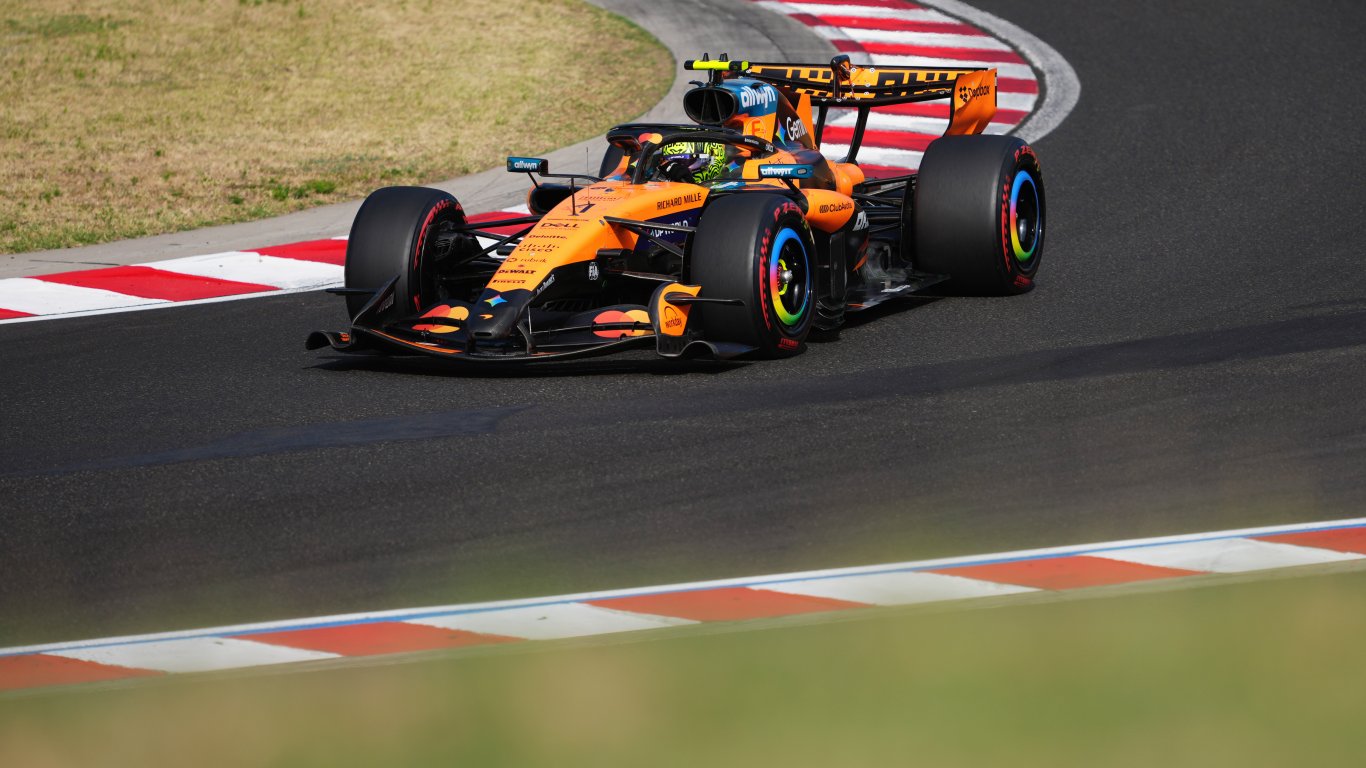 Британският пилот Ландо Норис от отбора на McLaren спечели полпозишън