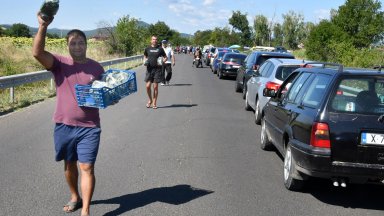 "Работим на загуба“: Зеленчукопроизводители затвориха пътя Русе – Маказа