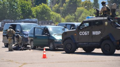 "Юмрук срещу нарушителите на закона": Жандармерията отбеляза 145 години от създаването си (снимки)