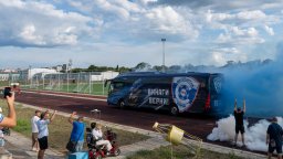 Куриоз от "Тича": Новият автобус на Спартак забърса автомобила на съпругата на Илиан Илиев