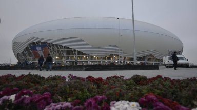 Битката извън терена отдавна е решена: План за €1 млрд. изстреля румънците далеч пред нас