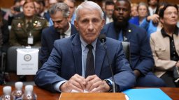 Фаучи с над 50 отказа да отговаря на изслушването си в Сената за COVID-19