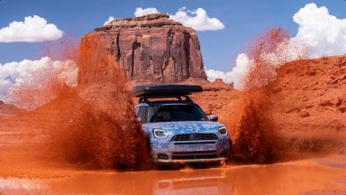 Mini тества най-проходимия си SUV досега в Скалистите планини