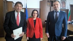 Двама министри на среща с и.ф. главен прокурор след критиките на кабинета към обвинението