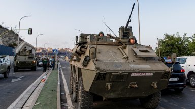 Повечето мигранти напуснаха Сеута, но армията остава по улиците