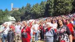 Правят нов устав на БСП. Как премина съборът под връх Бузлуджа (снимки)