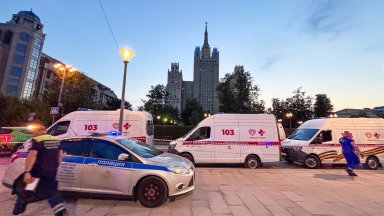 Трима загинали и 15 пострадали при експлозия до лятно кафене в центъра на Москва