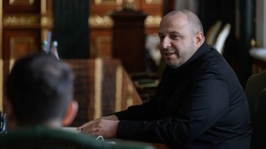 Кримският татарин Рустем Умеров застава начело на украинското разузнаване