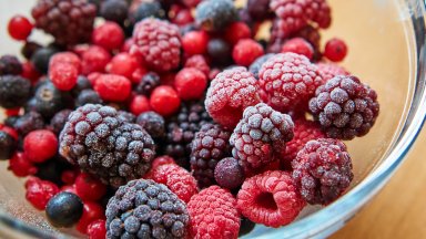 Да запазим вкуса и витамините на лятото: Как правилно да замразяваме плодовете?