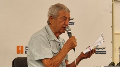 Стефан Цанев: Със свободния стих променихме стила на българската поезия