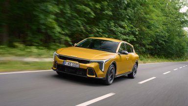 Новата Kia K4 привлича погледите с агресивен дизайн (снимки и видео)