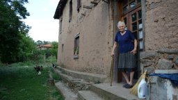 Мандрица, единственото албанско село в България:  390-годишен мост между българи и албанци (снимки)