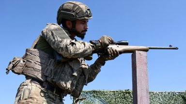 В украинската армия с Русия се бият 16 000 чужденци срещу $6700 на месец