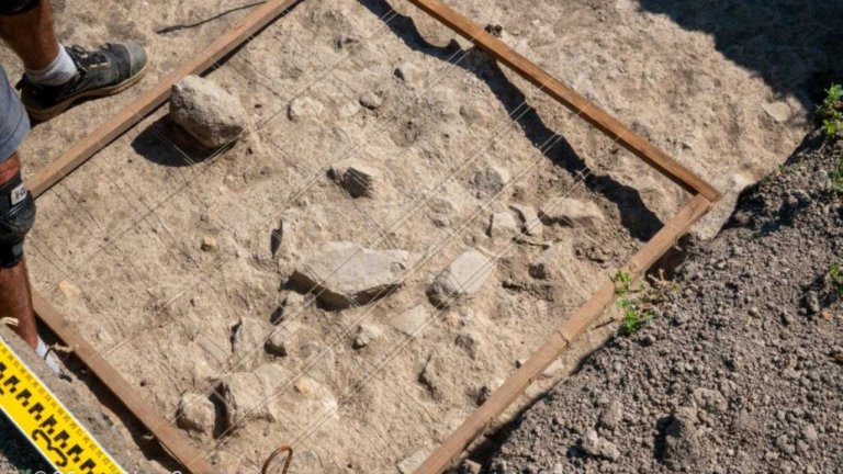 Бъдещи археолози търсят праисторически артефакти в селищната могила "Мусовица"