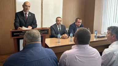 Демерджиев продължава да сменя полицейски шефове. И Бургас е с нов директор