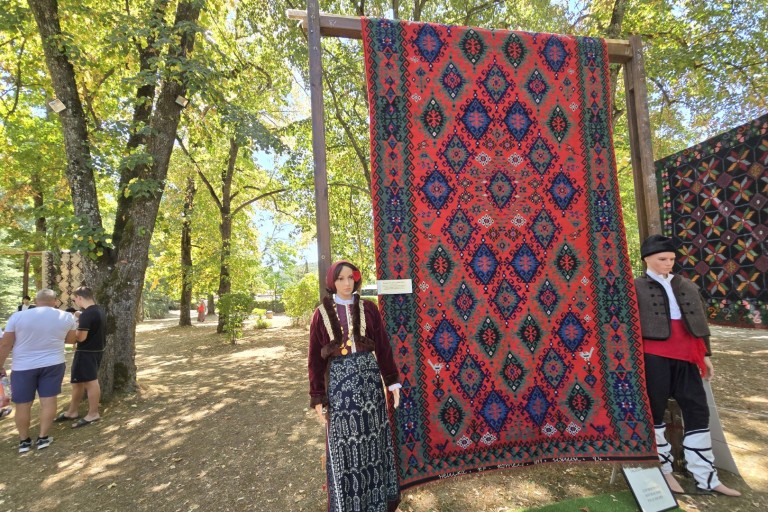 Килимът Къдрави звезди