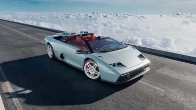 Това Lamborghini Diablo се предлага двигател V12 и ръчни скорости