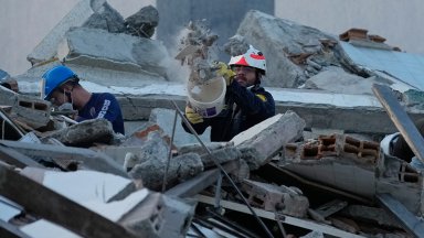 Броят на жертвите на най-разрушителния от век трус в Колумбия се удвои за часове (снимки)