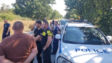 Бедствено положение заради огромен пожар в Ямболско, "Кугар" гаси огъня, готвят евакуация
