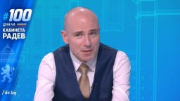 Петър Чолаков: Румен Радев опитва да тъче на два стана