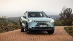 Нов китайски SUV дойде у нас с всички екстри като стандарт (видео)