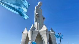 Хасково отсъпи рекорда си: Най-високата статуя на Дева Мария в Европа вече се издига в Полша