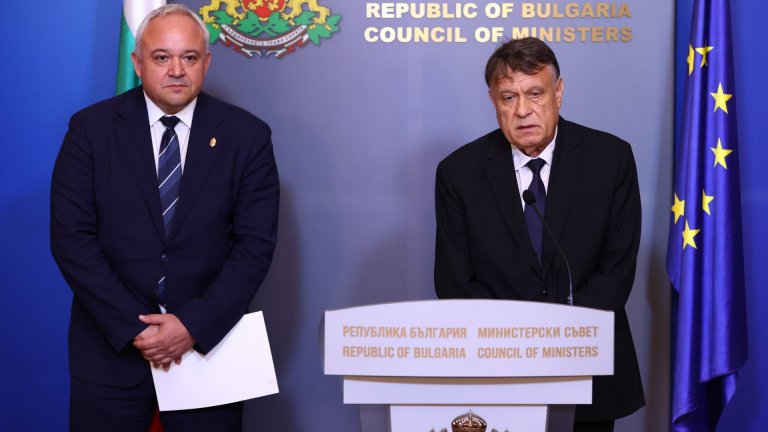 МВР и МОН със съвместни мерки срещу "блуждаещите атоми с телефони в ръце за лайкове"