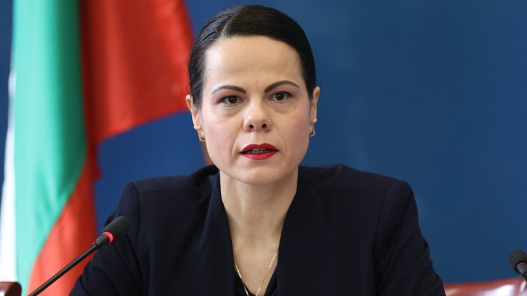 Ивкова обеща по-малко доплащане за пациентите без увеличение на здравната вноска 