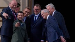 Зеленски след селфи с балтийската осморка: Киев не е участвал в саботажа на "Северен поток"