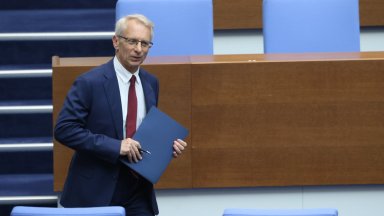 Денков, ПП: След 100-те дни на Радев надеждите се превръщат в разочарование