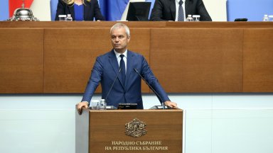 Костадинов: Катастрофална ситуация в държавата, която губи своя суверенитет