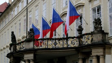 Чехия облекчи правилата за бюджетния дефицит въпреки ветото на президента
