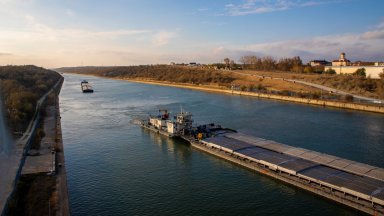 70 кораба чакат в дунавски води заради забавен износ на украинско зърно